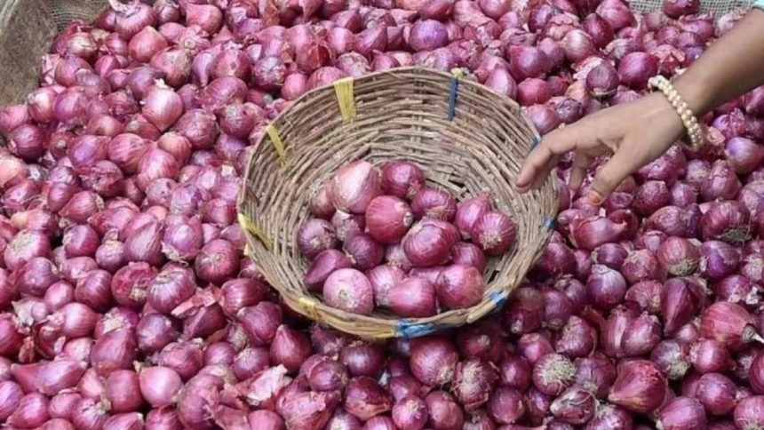 Onion price reached Rs 70 per kg 860x484 1
